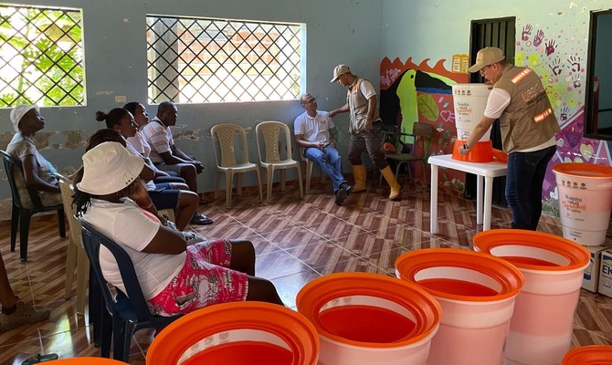 Gobernación del Valle a través de alianza público privada beneficia a familias vallecaucanas con la entrega de filtros.